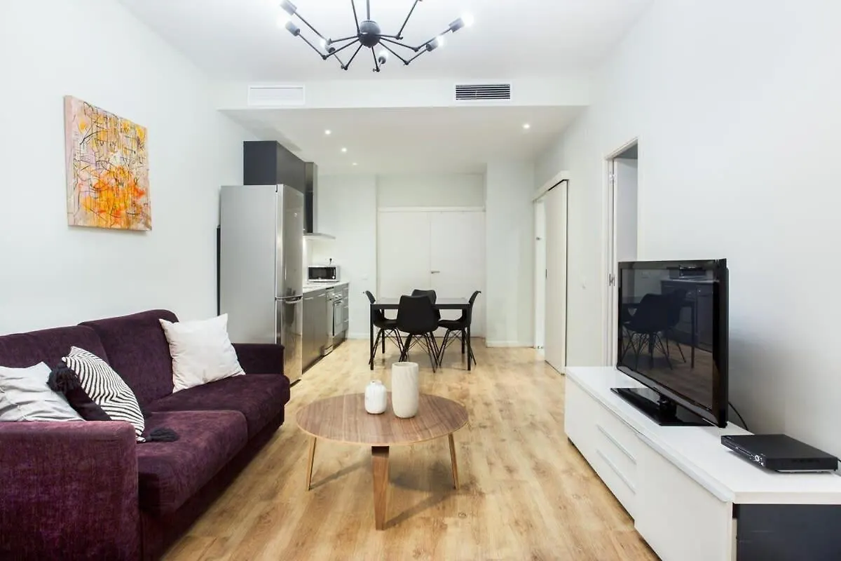アパート Centric 3Bedroom In Las Ramblas 2 1B バルセロナ