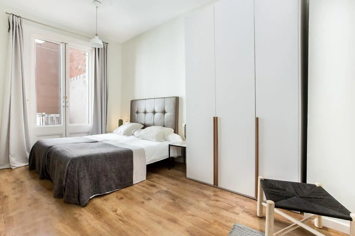 アパート Centric 3Bedroom In Las Ramblas 2 1B バルセロナ